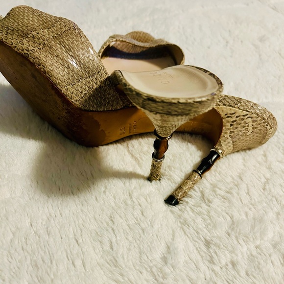 Gucci Light Cream/Tan Python Bamboo Heel - Picture 3 of 4
